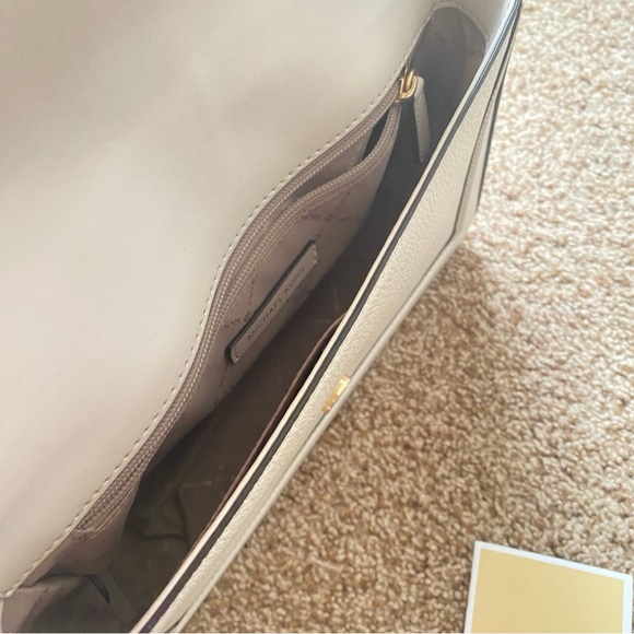 Michael Kors White Shoulder Bag - Picture 13 of 16